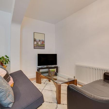 Central Brighton Flat, 3 Bedrooms, Sleeps 6, Close To Shops And Beach Exterior photo