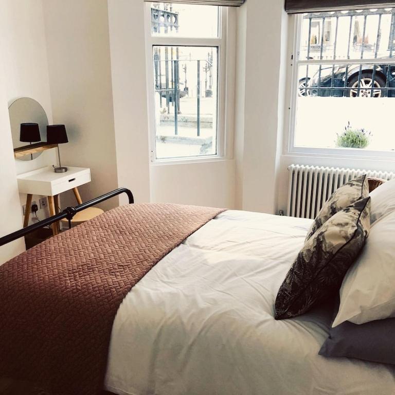 Central Brighton Flat, 3 Bedrooms, Sleeps 6, Close To Shops And Beach Exterior photo