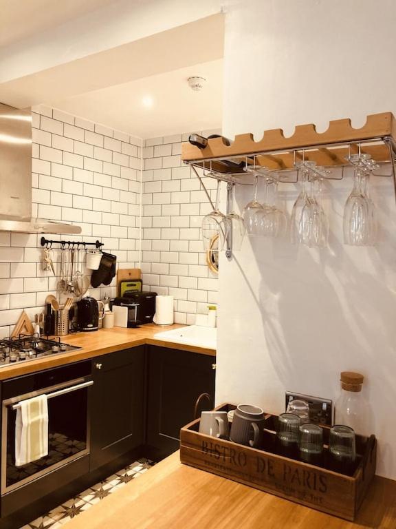 Central Brighton Flat, 3 Bedrooms, Sleeps 6, Close To Shops And Beach Exterior photo