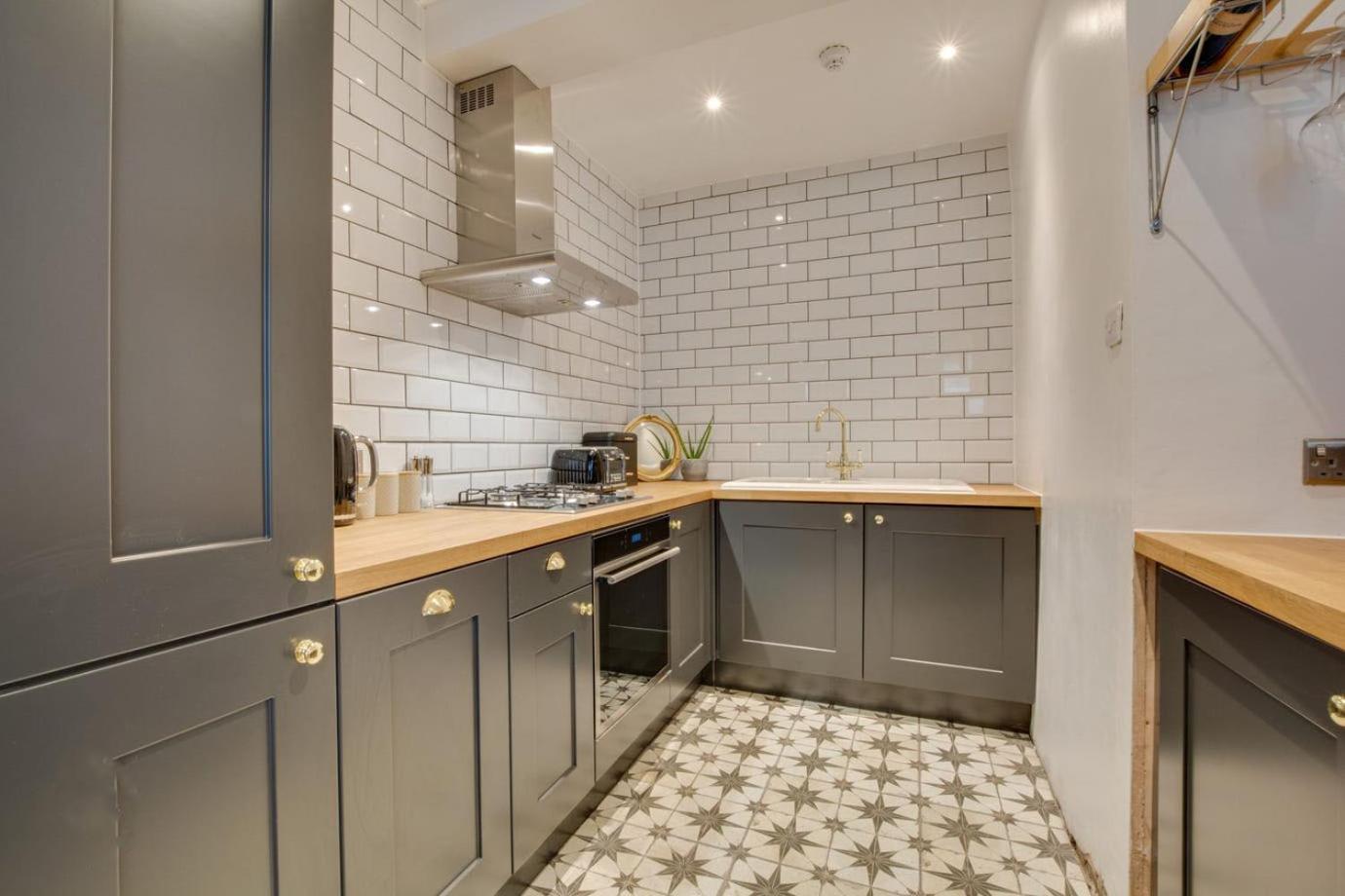 Central Brighton Flat, 3 Bedrooms, Sleeps 6, Close To Shops And Beach Exterior photo